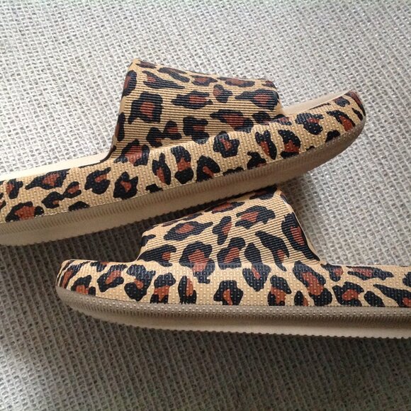 Leopard Custom Fitting Cloud Slides Size 40/9 - Picture 2 of 9